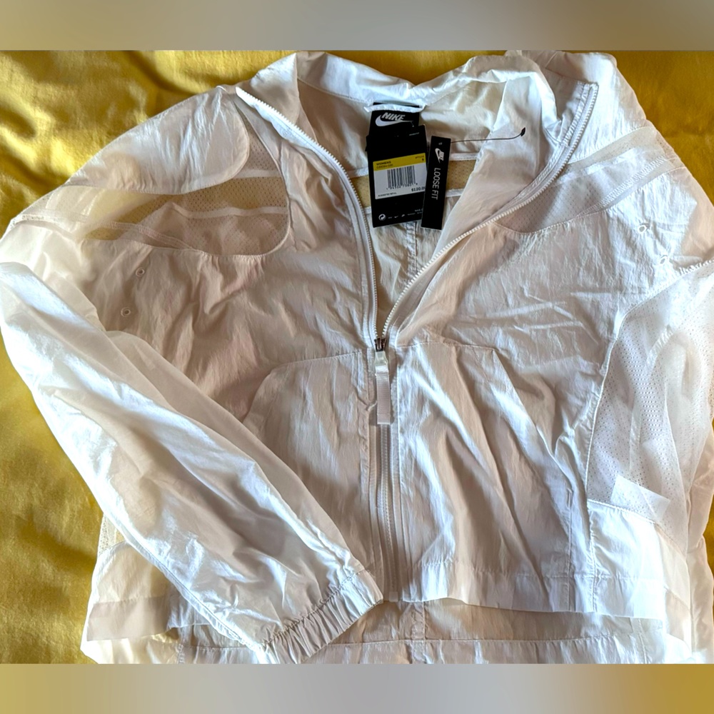 NWT Nike windbreaker